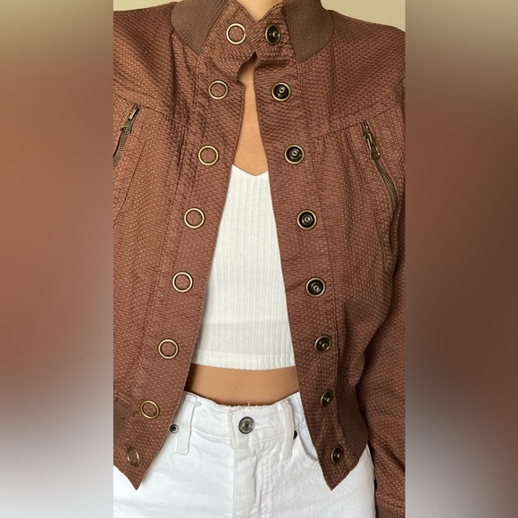 Vintage brown jacket with beautiful details and buttons in size Small. - Picture 2 of 8